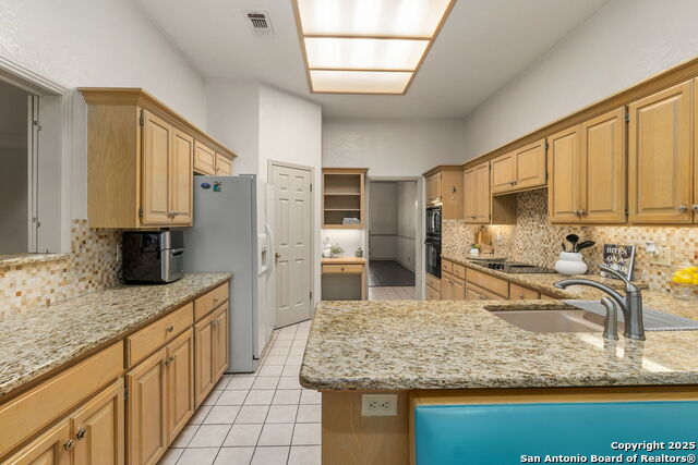 Image 18 of 51 For 1611 Eagle Point