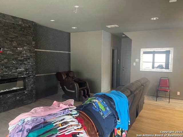 Image 15 of 29 For 9402 Santa Fe