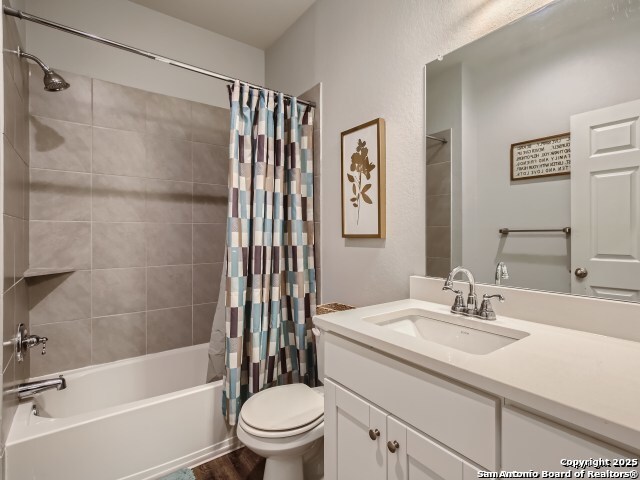 Listing photo id 13 for 21018 Chestnut Cove