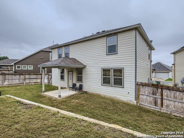 Listing photo id 14 for 21018 Chestnut Cove