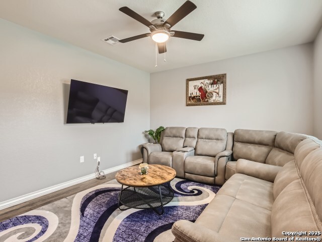 Listing photo id 1 for 21018 Chestnut Cove