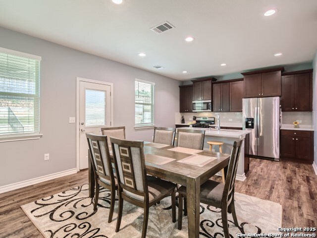 Listing photo id 3 for 21018 Chestnut Cove