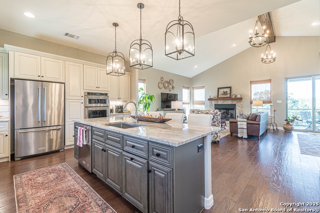 Image 10 of 50 For 561 Five Oaks