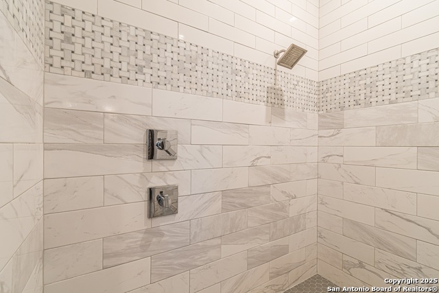 Image 31 of 50 For 561 Five Oaks