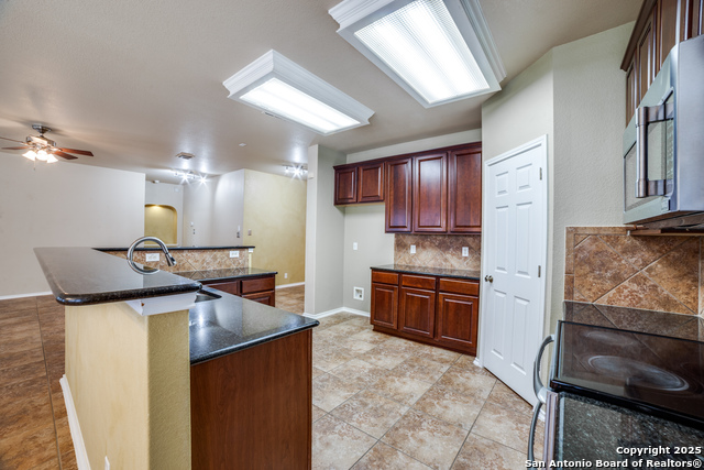 Image 11 of 27 For 4527 Darien Vista