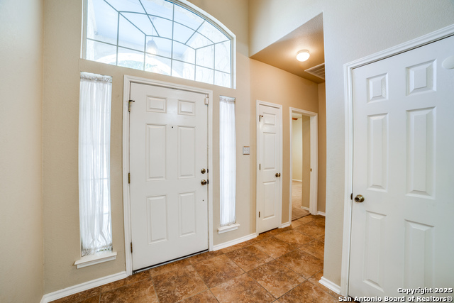 Image 3 of 27 For 4527 Darien Vista
