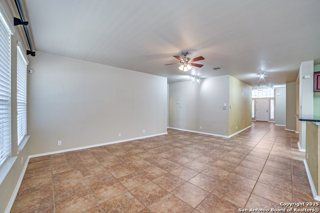 Image 4 of 27 For 4527 Darien Vista