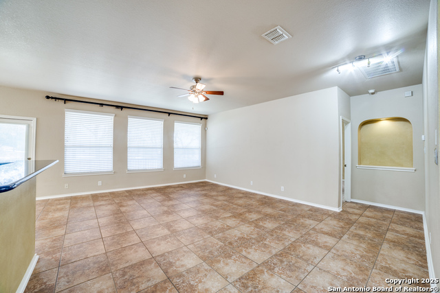 Image 5 of 27 For 4527 Darien Vista