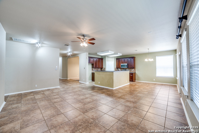 Image 6 of 27 For 4527 Darien Vista