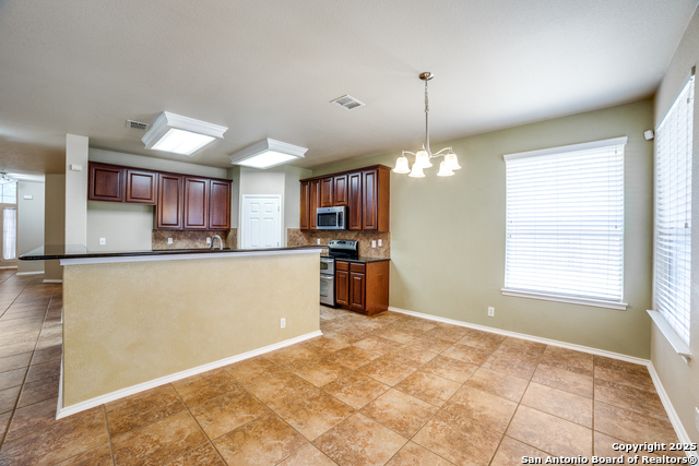 Image 8 of 27 For 4527 Darien Vista