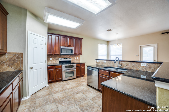 Image 9 of 27 For 4527 Darien Vista