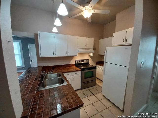 Image 31 of 47 For 124 Mistletoe Ave W