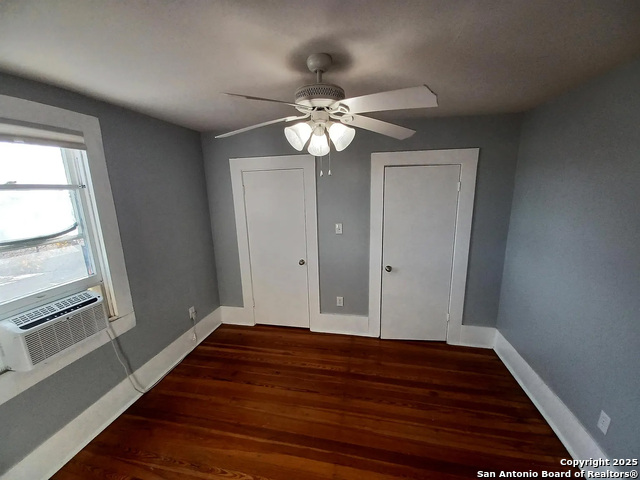 Image 33 of 47 For 124 Mistletoe Ave W
