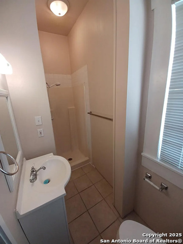 Image 40 of 47 For 124 Mistletoe Ave W