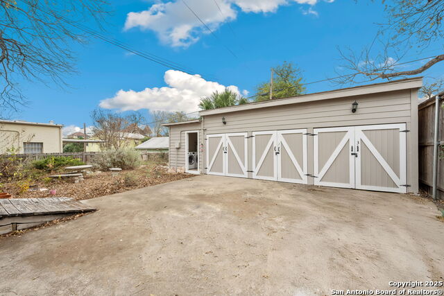 Image 42 of 47 For 124 Mistletoe Ave W