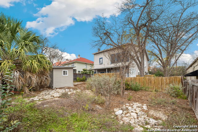 Image 43 of 47 For 124 Mistletoe Ave W