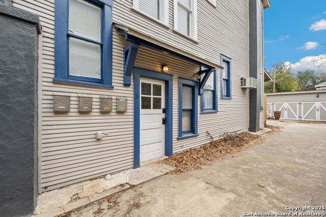 Image 45 of 47 For 124 Mistletoe Ave W