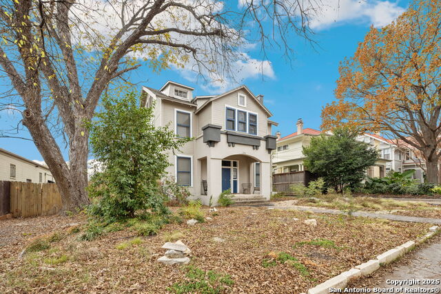 Image 6 of 47 For 124 Mistletoe Ave W