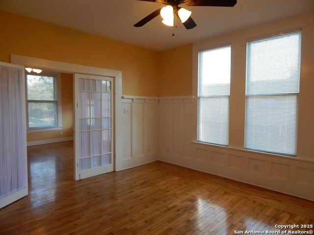 Image 7 of 47 For 124 Mistletoe Ave W