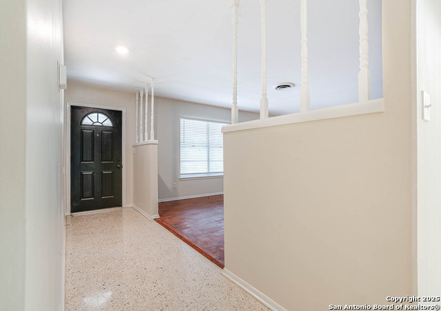 Image 3 of 27 For 211 Woodlake