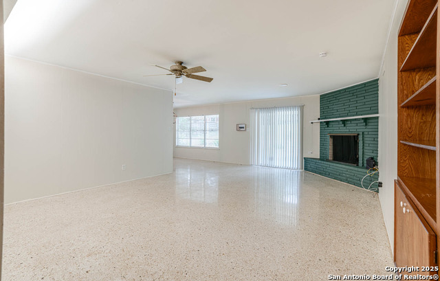 Image 8 of 27 For 211 Woodlake