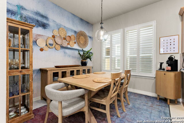 Listing photo id 5 for 874 Casetta  