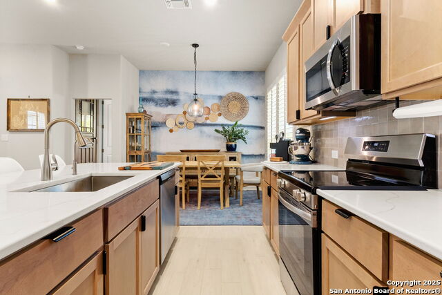 Listing photo id 7 for 874 Casetta  