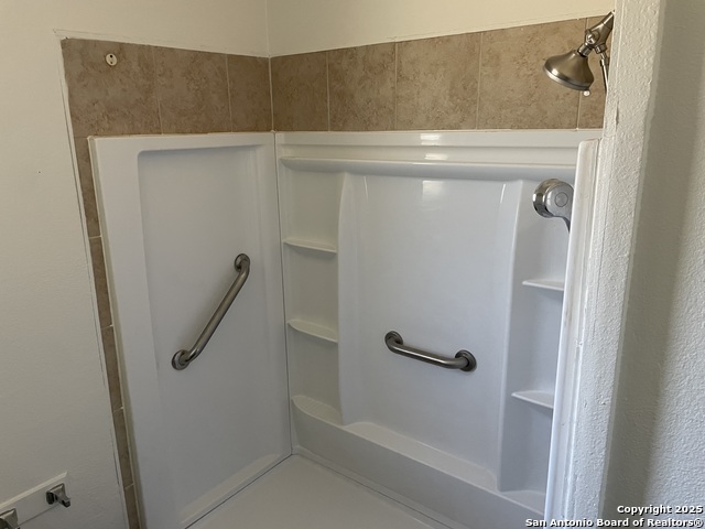 Listing photo id 12 for 1750 Arroya Vista