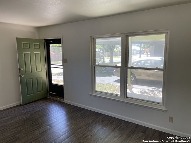 Listing photo id 0 for 1750 Arroya Vista