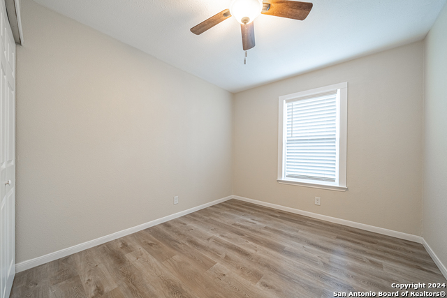 Listing photo id 11 for 8310 Running Horse St