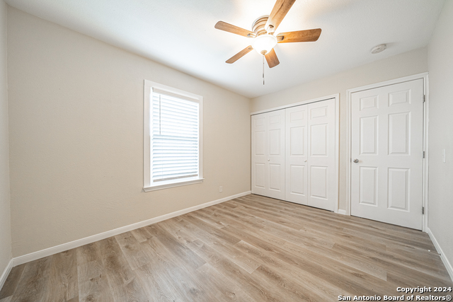 Listing photo id 14 for 8310 Running Horse St
