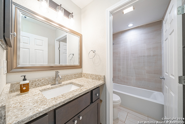 Listing photo id 15 for 8310 Running Horse St