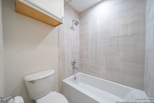 Listing photo id 16 for 8310 Running Horse St