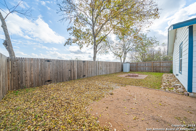 Listing photo id 18 for 8310 Running Horse St