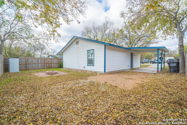 Listing photo id 19 for 8310 Running Horse St