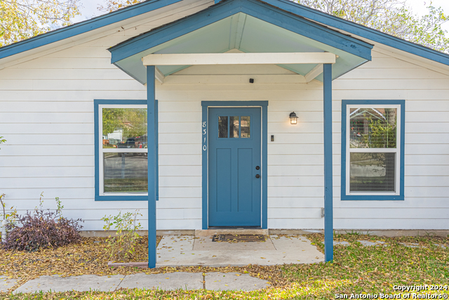 Listing photo id 1 for 8310 Running Horse St