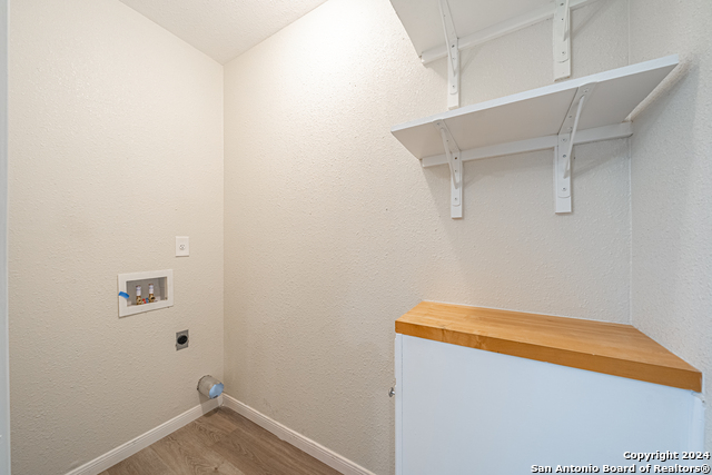 Listing photo id 7 for 8310 Running Horse St