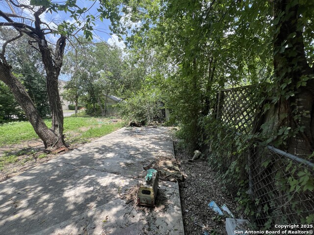 Image 10 of 12 For 2055 Huisache W