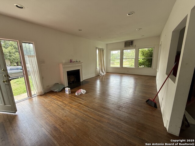 Image 3 of 12 For 2055 Huisache W