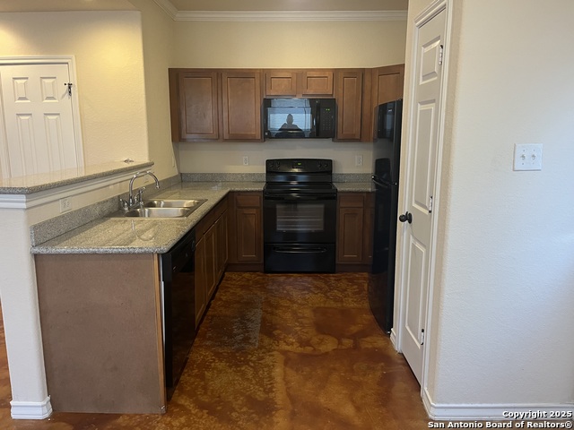 Listing photo id 12 for 16801 Showdown