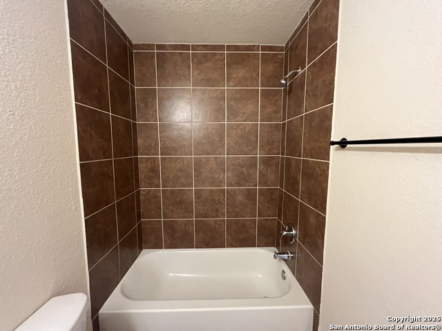 Listing photo id 19 for 16801 Showdown