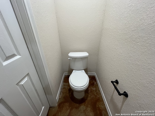 Listing photo id 3 for 16801 Showdown