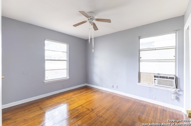 Listing photo id 8 for 350 Hialeah