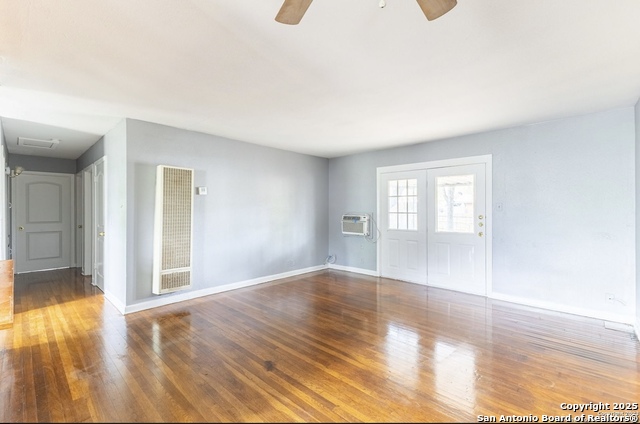 Listing photo id 0 for 350 Hialeah