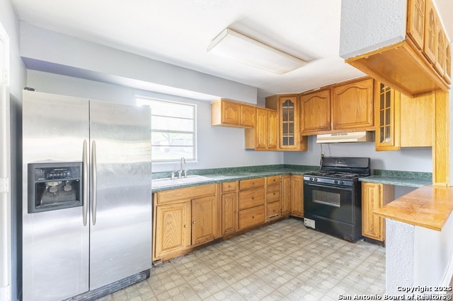 Listing photo id 3 for 350 Hialeah