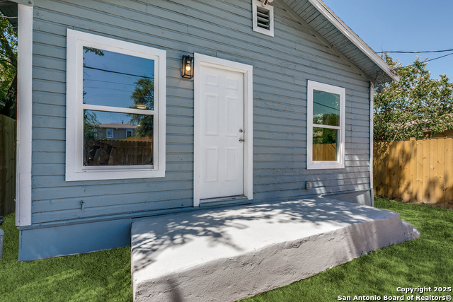 Image 3 of 12 For 2017 Lyons St