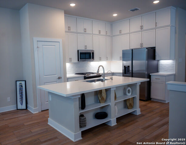 Image 14 of 24 For 8851 Oakland  47