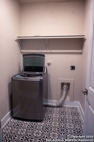Image 16 of 24 For 8851 Oakland  47