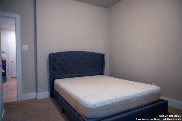 Image 19 of 24 For 8851 Oakland  47