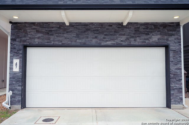 Image 2 of 24 For 8851 Oakland  47